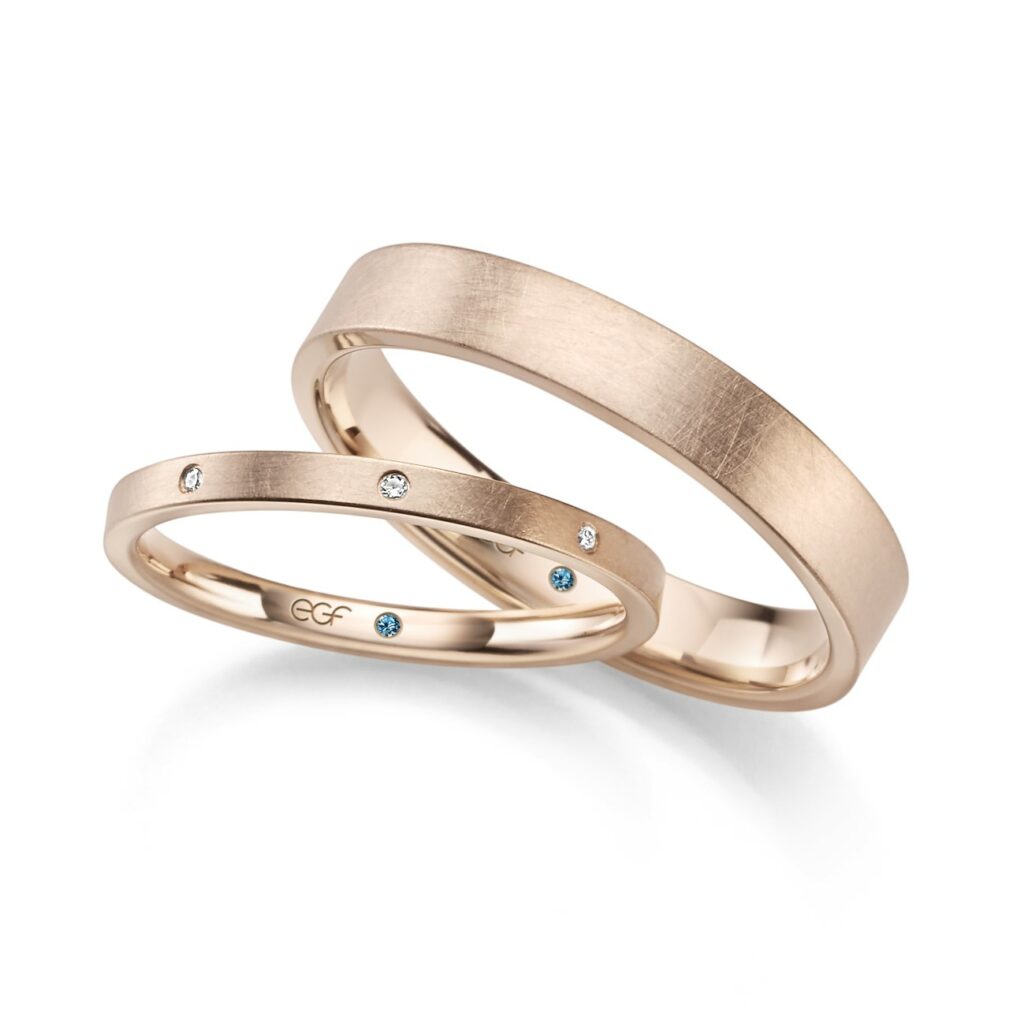Ringe im Roséton "Sunset" mit Brillanten.