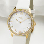 Uhr von Boccia Titanium mit weißem Zifferblatt, goldplattiertem Titan-Gehäuse und weißem Armband