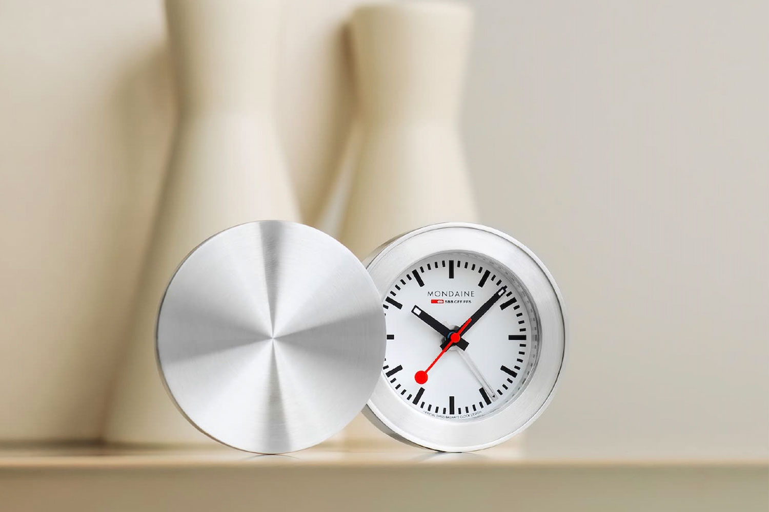 快適グッズ・旅行小物 Mondaine Travel Alarm Clock Travel Light: Mondaine Introduces an Aluminum Travel Alarm Clock