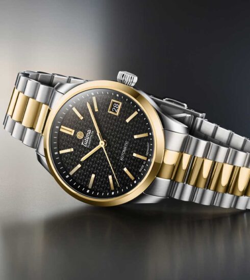 Bicolor-Modell Sky von Tutima, auf der Seite liegend