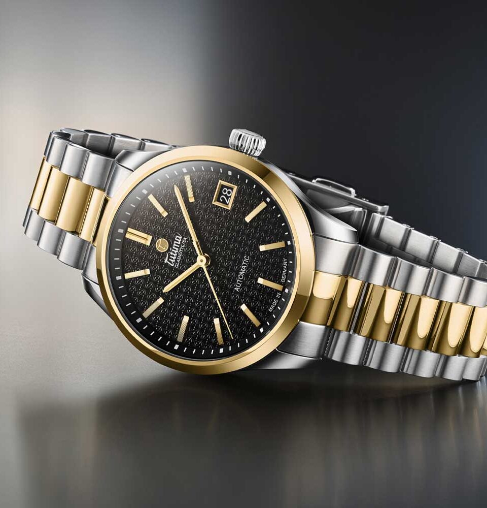 Bicolor-Modell Sky von Tutima, auf der Seite liegend